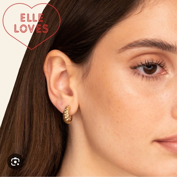 Mejuri Gold Vermeil Croissant Dome Earrings - Picture 2 of 6